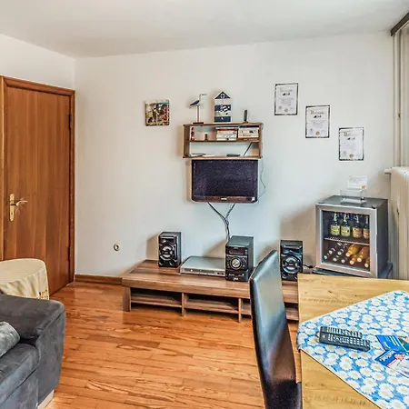 1 Bedroom Lovely In Helgoland Apartment